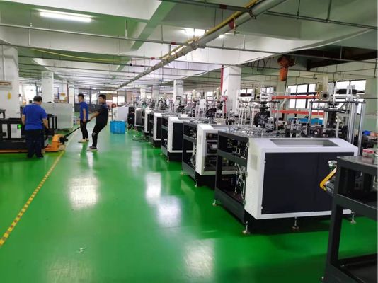 Máquina de processamento de papel em rolos para fabricação de copos de papel