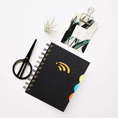 PP Cover A5 Project Notebook com linhas horizontais dentro das páginas e divisores de PP coloridos